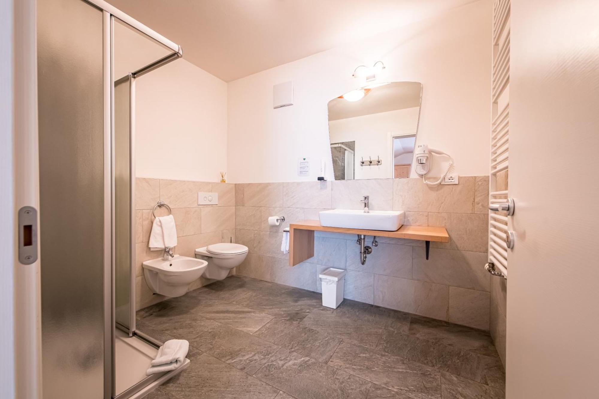 Am Schloss Guest House Brunico Exterior foto